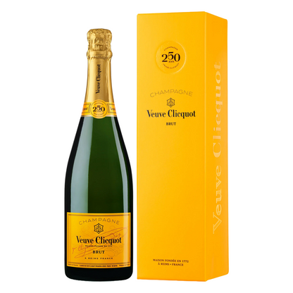 Veuve Clicquot Yellow Label NV Champagne Giftbox 750mL